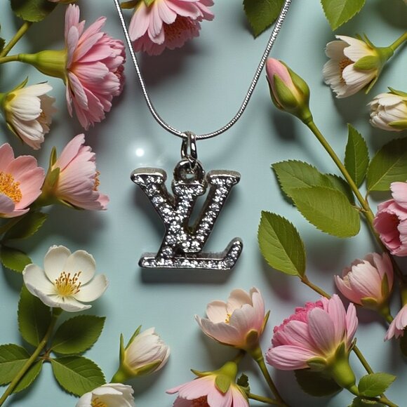 Louis Vuitton Sliver with crystles zipper pull - Picture 1 of 2